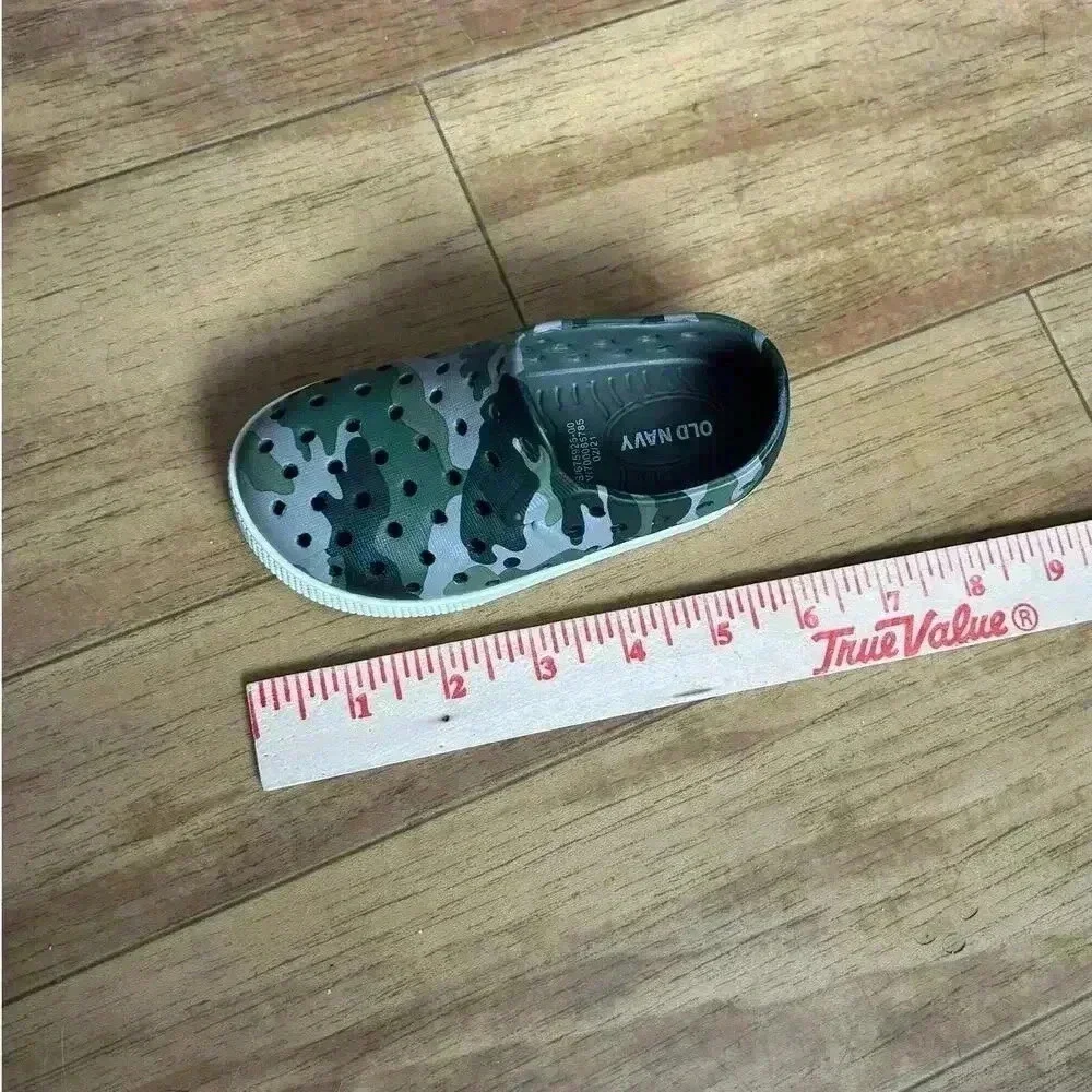 Old Navy Camouflage Toddler Size 6 Water Shoes Unisex Camo Rubber Slip On